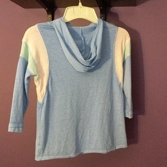 SO light weight hoodie - Picture 2 of 3